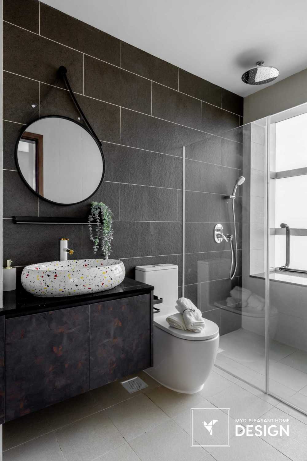 Country Bathroom with Countertop and Homogeneous Tiles
