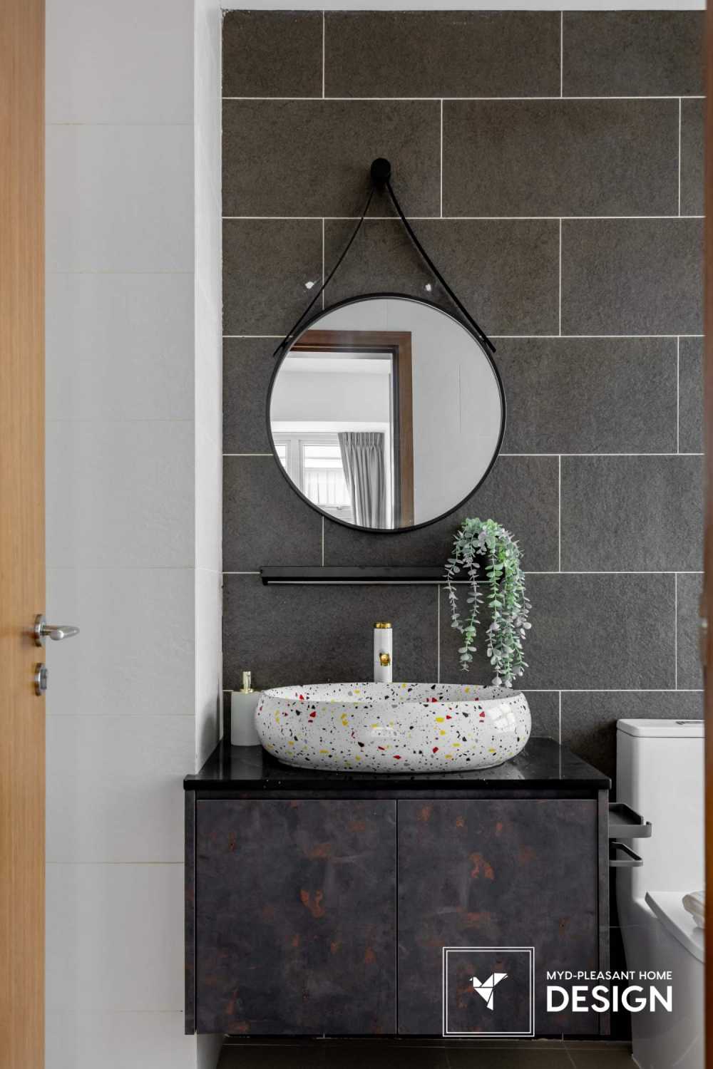 Country Bathroom with Countertop and Homogeneous Tiles
