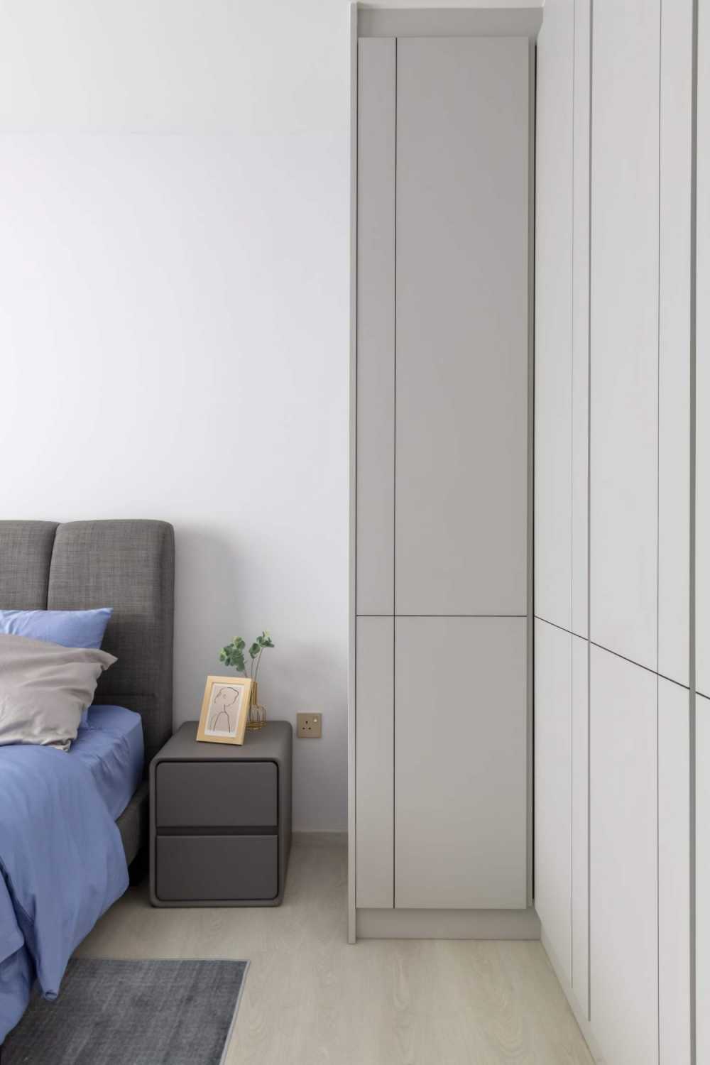 Contemporary Bedroom with Bedside Table and Queen Bed