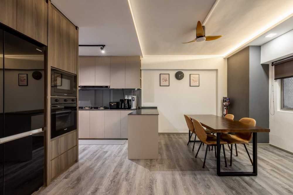 Contemporary Kitchen with Countertop and Vinyl Flooring