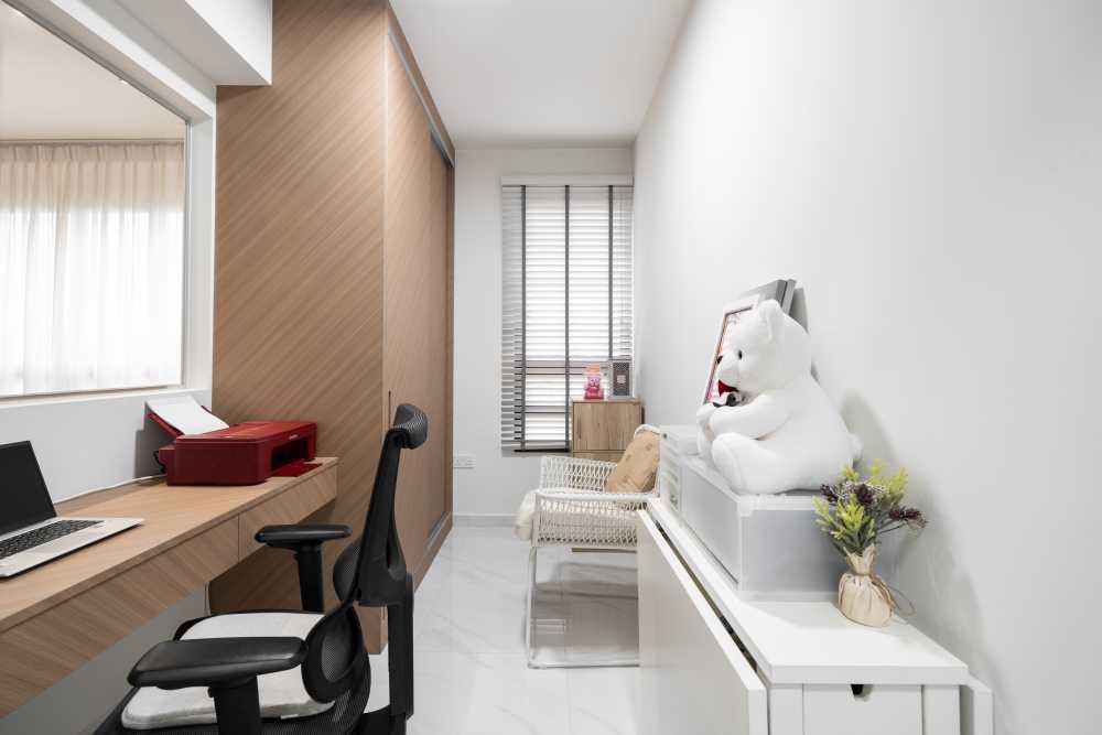 Modern Home Office with Desk and Desk Chairs
