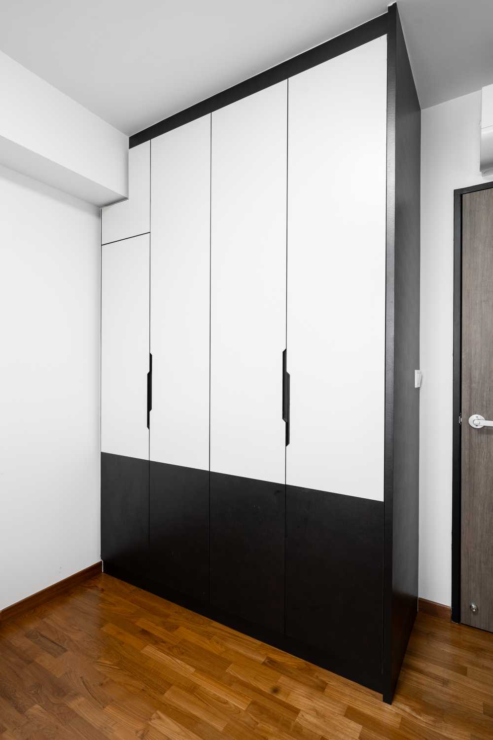 Modern Bedroom with Wood Flooring and Wardrobe