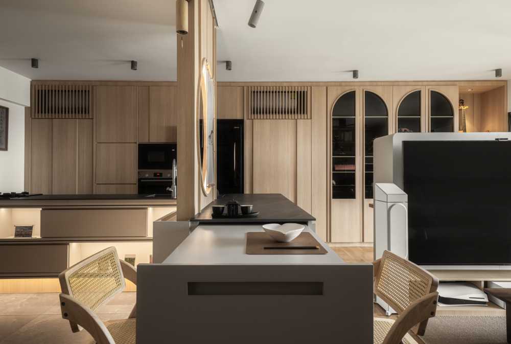 Contemporary Dining Room with Feature Wall and Dining Table