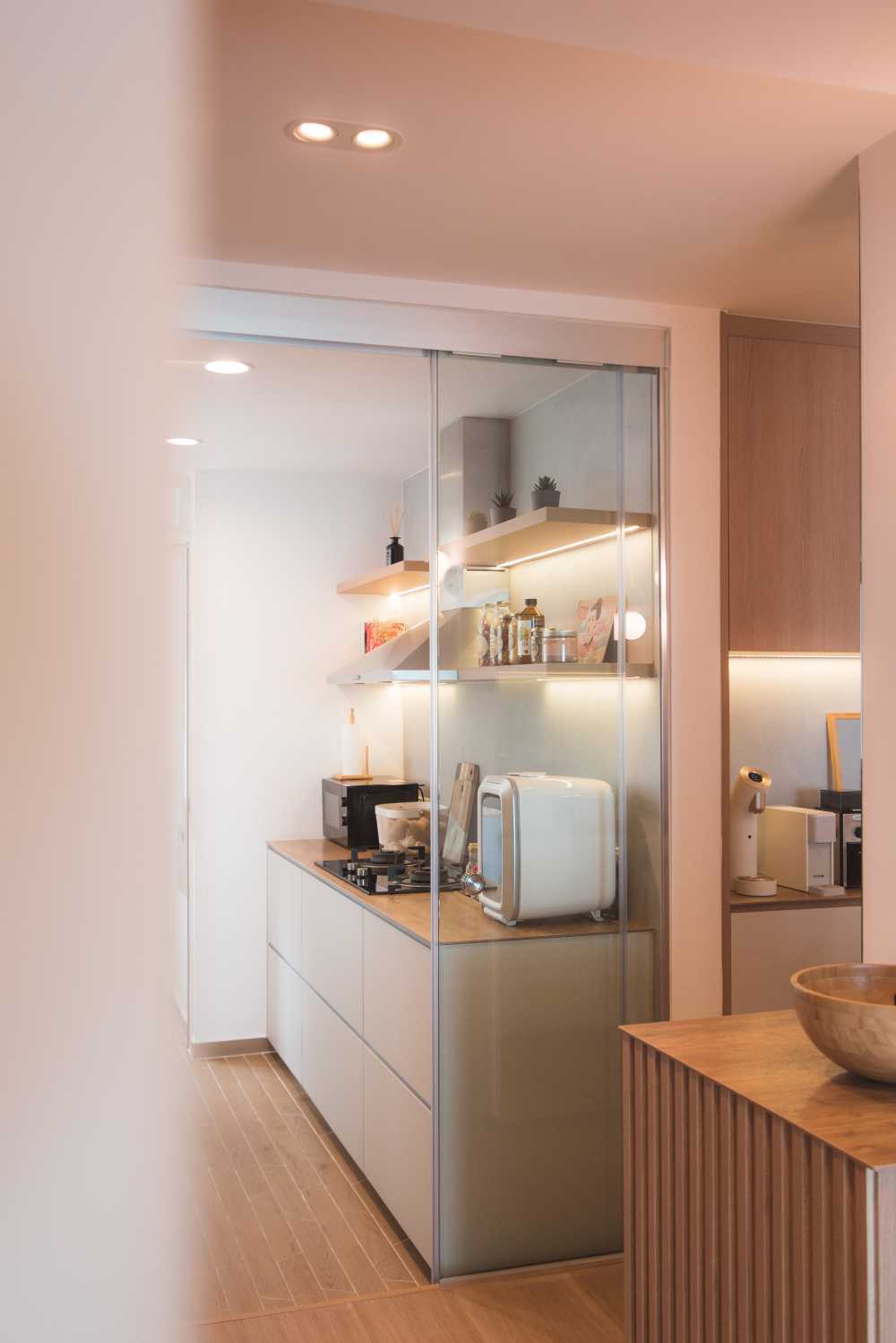 Contemporary Kitchen with Countertop and Kitchen Island