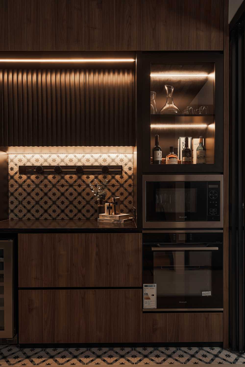 Modern Kitchen with Cupboard and Dishwasher