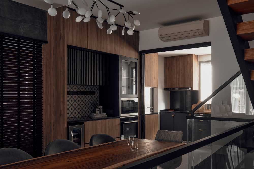Modern Dining Room with Drop Light and Dining Table