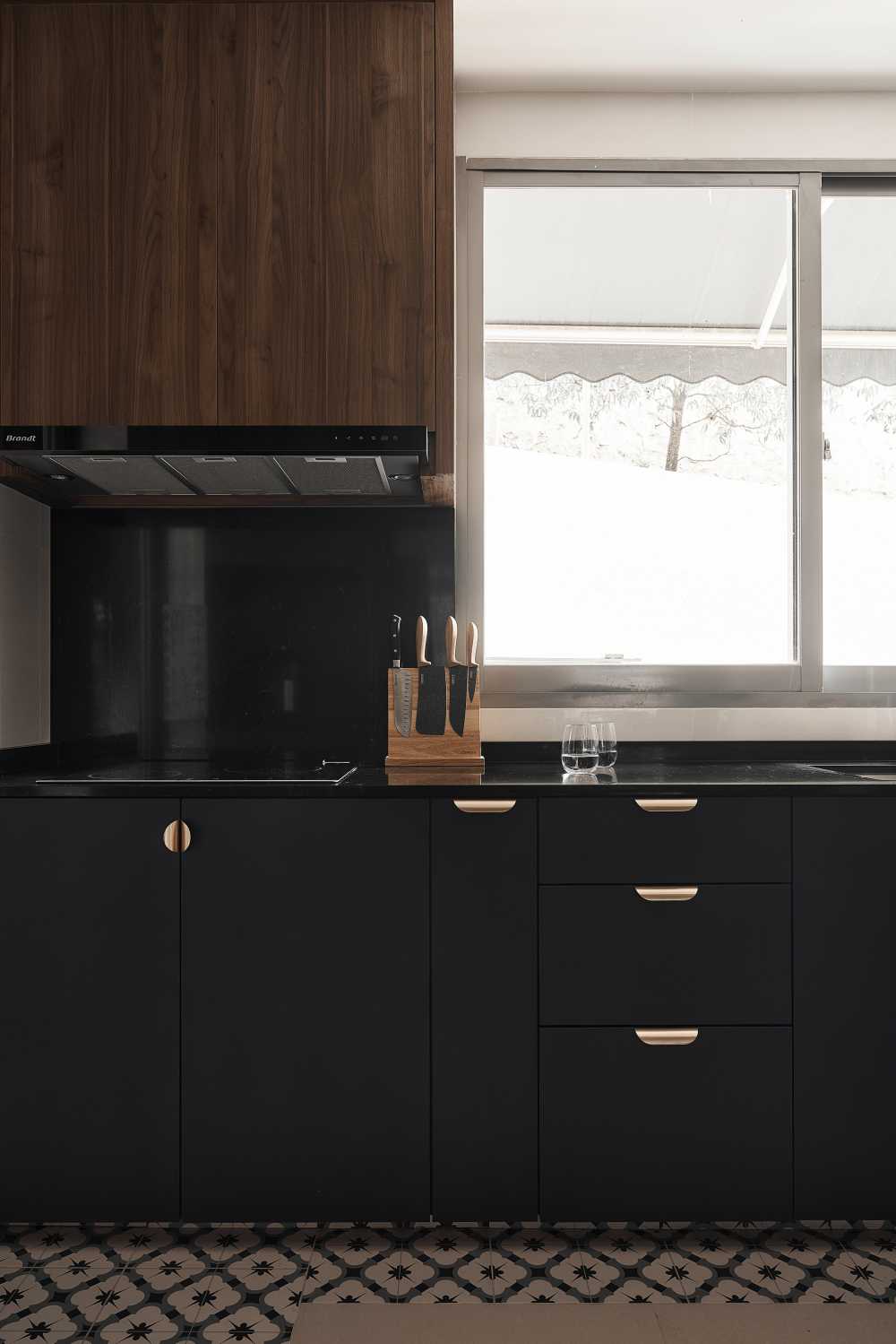Modern Kitchen with Countertop and Kitchen Window