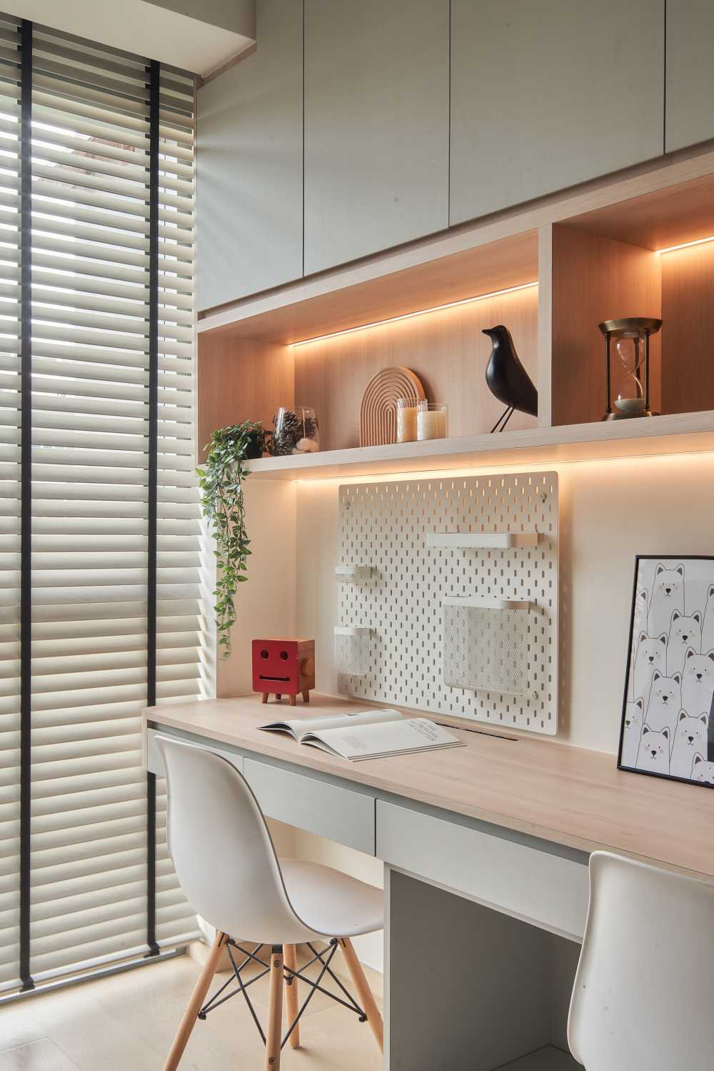 Modern Bedroom with Bookshelf and Lighting