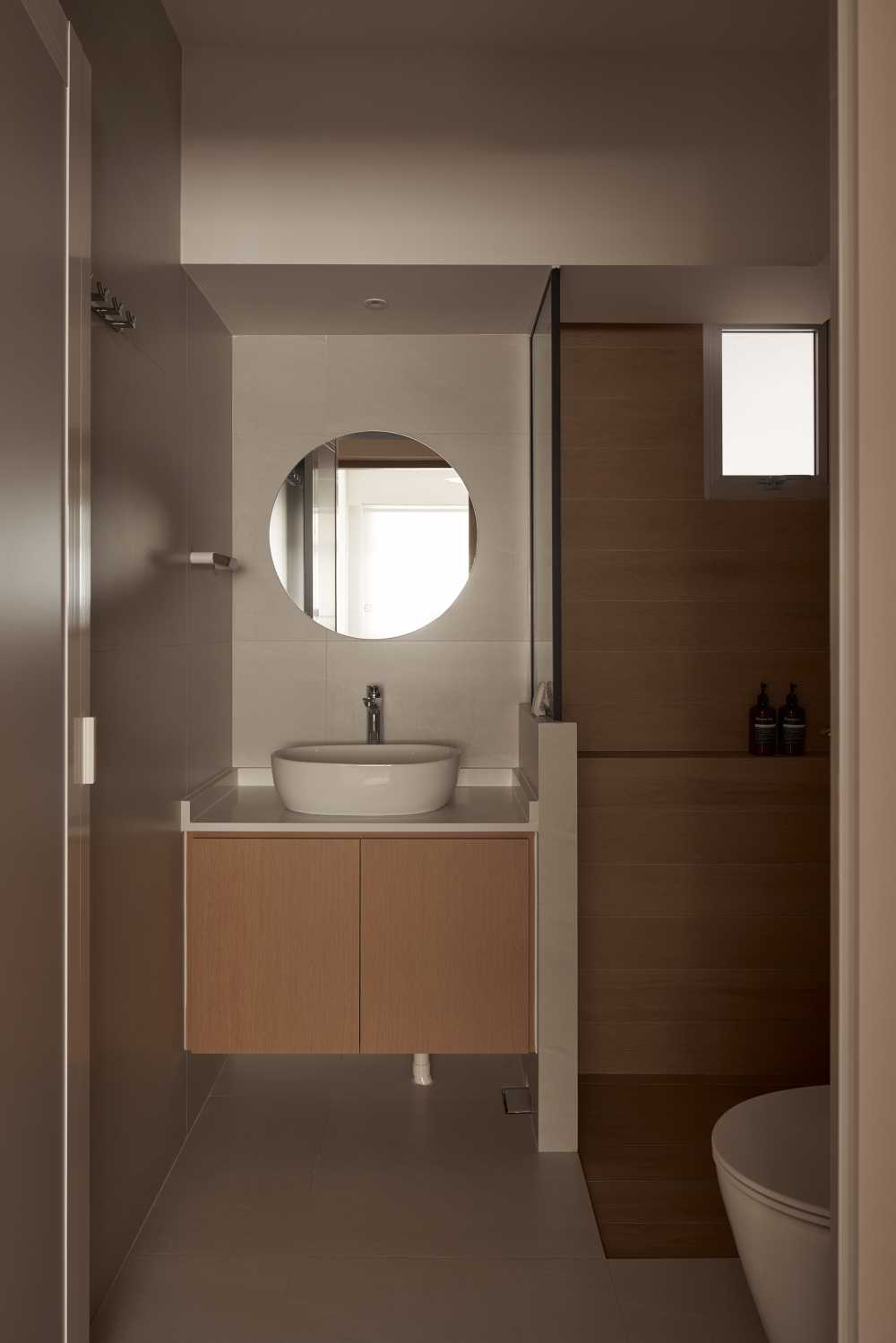 Scandinavian Bathroom with Countertop and Mirror
