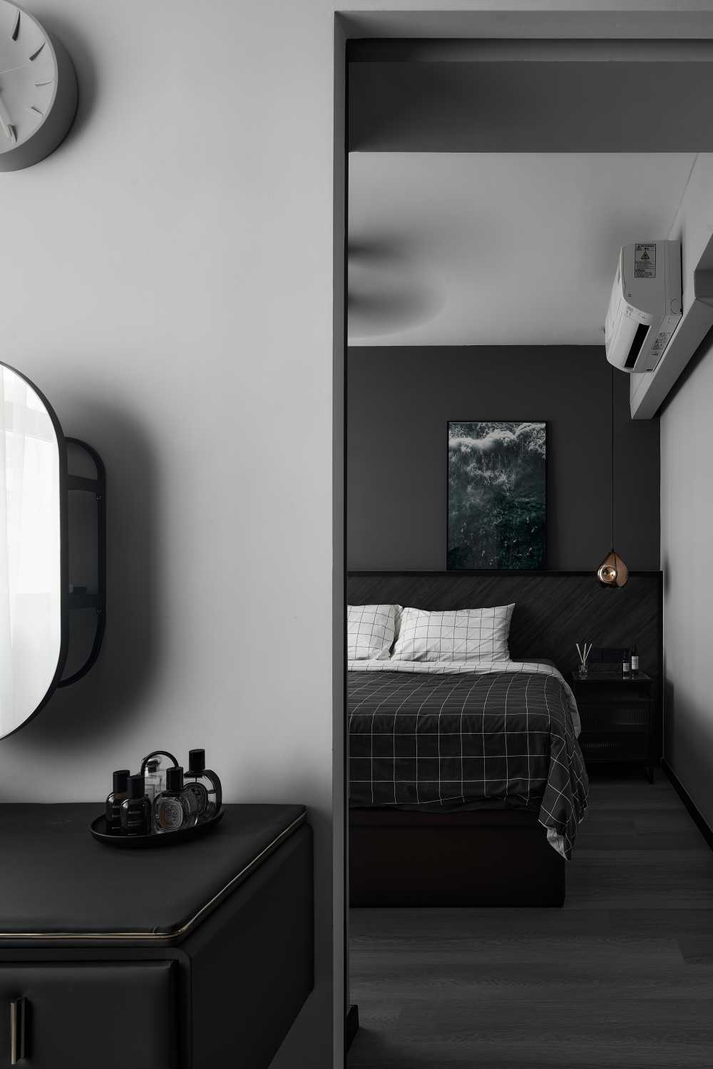 Modern Bedroom with Platform Bed and Queen Bed