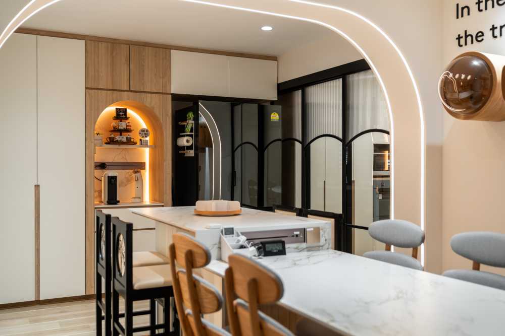 Modern Dining Room with Drop Light and Dining Table
