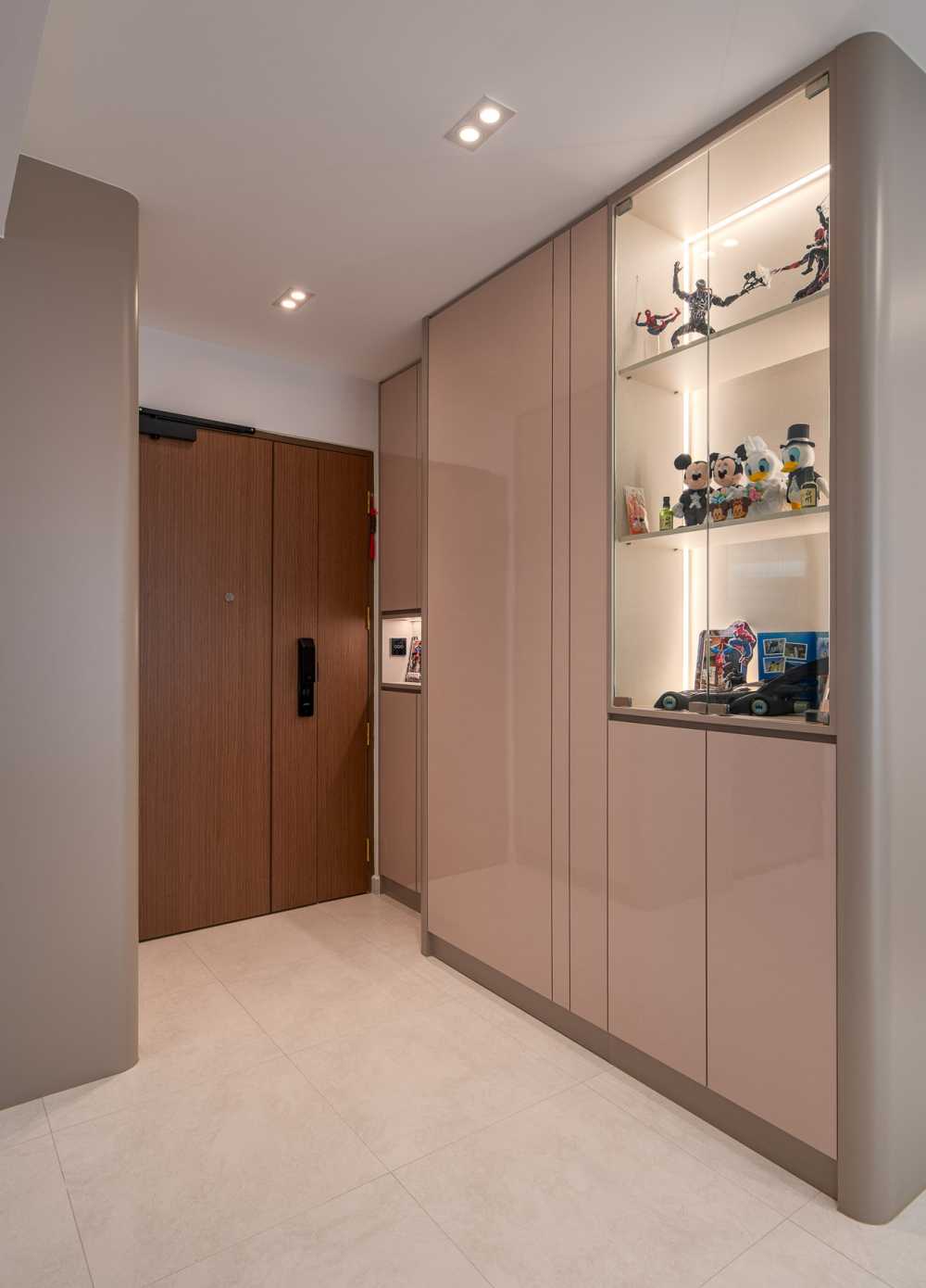 Contemporary Living Room with Homogeneous Tiles and Feature Wall