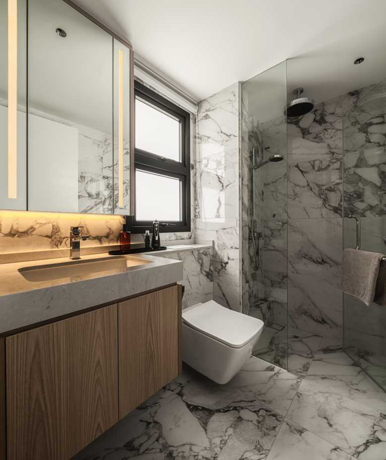 Modern Bathroom with Countertop and Mirror