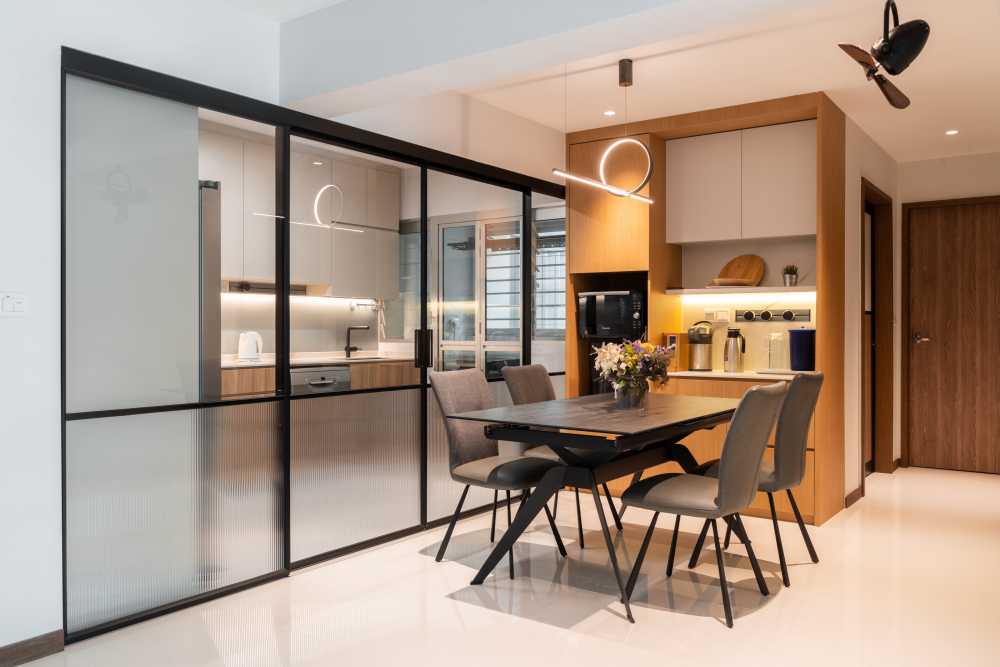 Modern Dining Room with Dining Table and Dining Chairs
