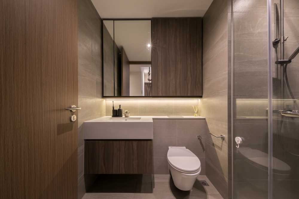 Contemporary Bathroom with Mirror and Shower Screen