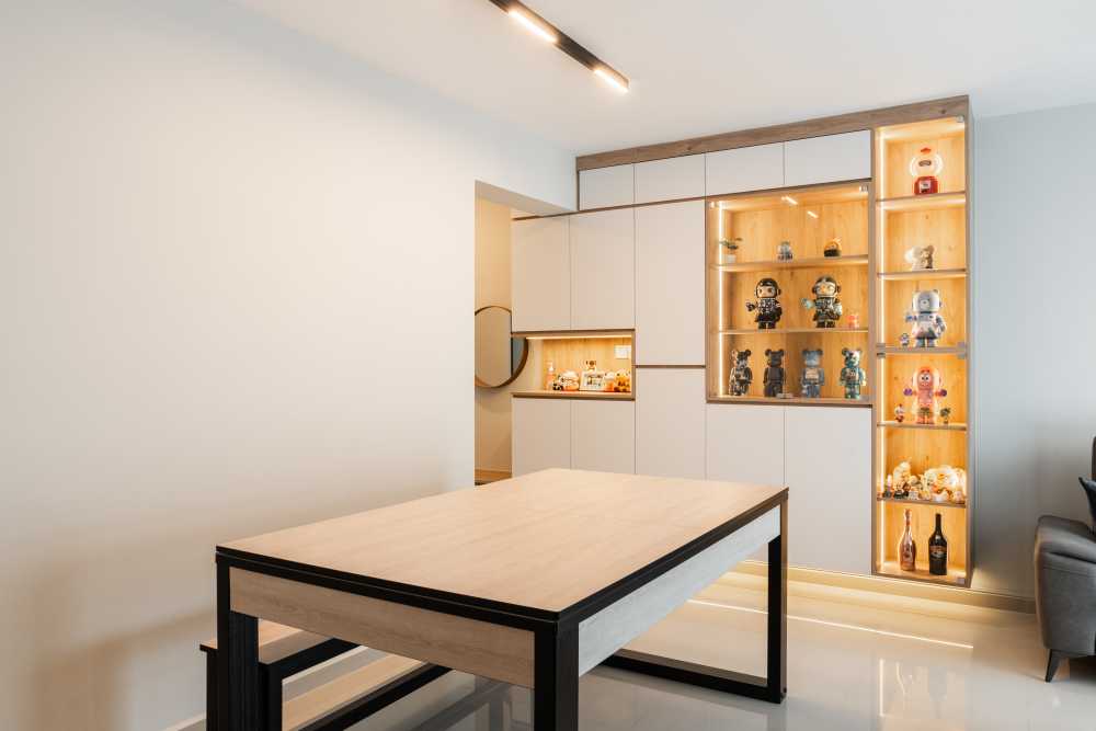 Scandinavian Dining Room with Dining Table and Dining Chairs