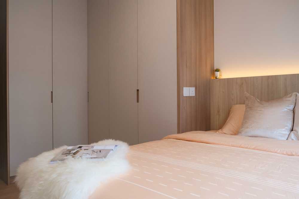 Contemporary Bedroom with Platform Bed and Wardrobe