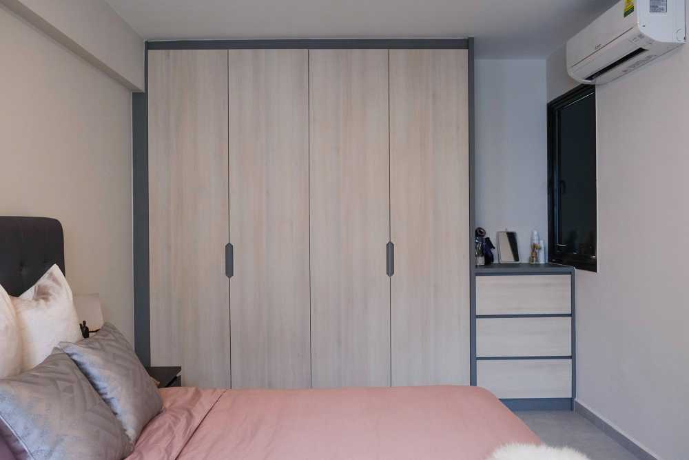 Contemporary Bedroom with Homogeneous Tiles and Wardrobe