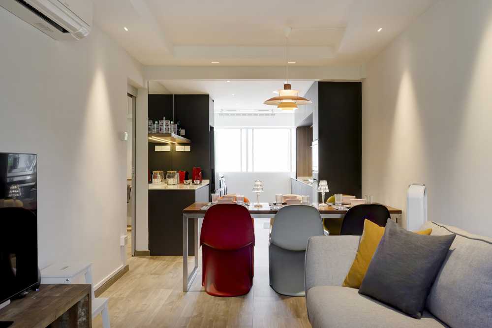 Contemporary Dining Room with Dining Table and Tableware