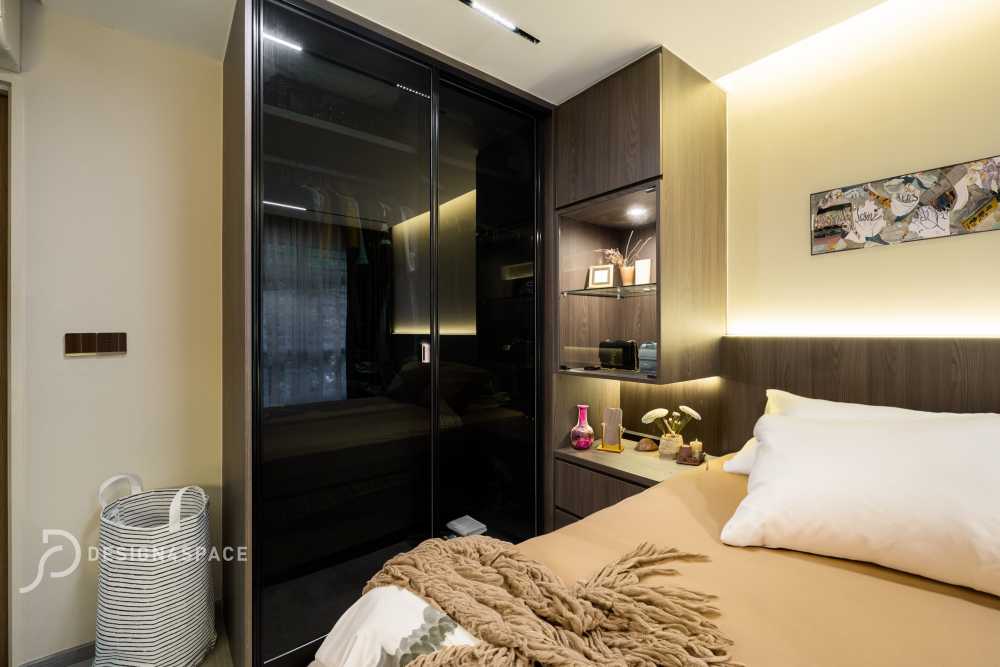 Modern Bedroom with Vinyl Flooring and Wardrobe