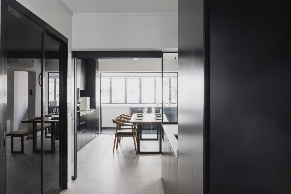 Contemporary Kitchen with Vinyl Flooring and Kitchen Window
