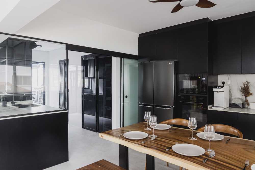 Contemporary Kitchen with Vinyl Flooring and Kitchen Window