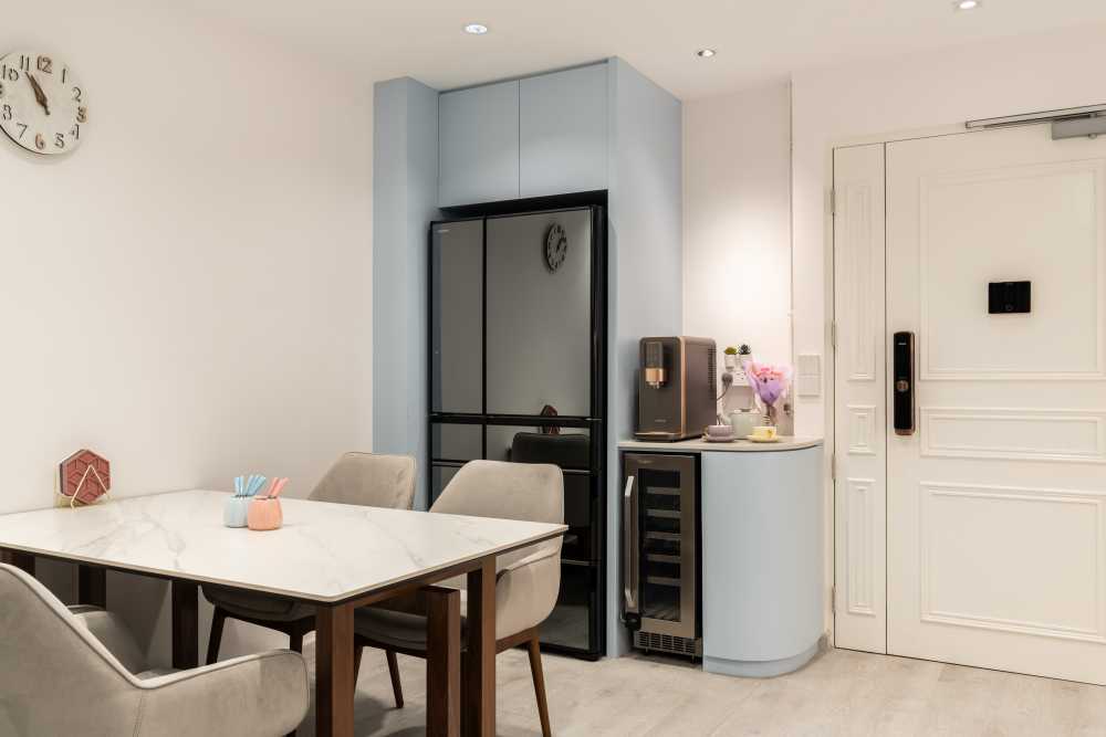 Modern Living Room with Vinyl Flooring and TV Console