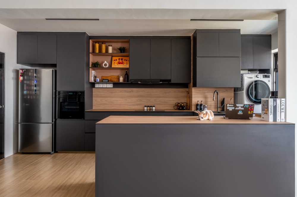 Modern Kitchen with Countertop and Kitchen Window