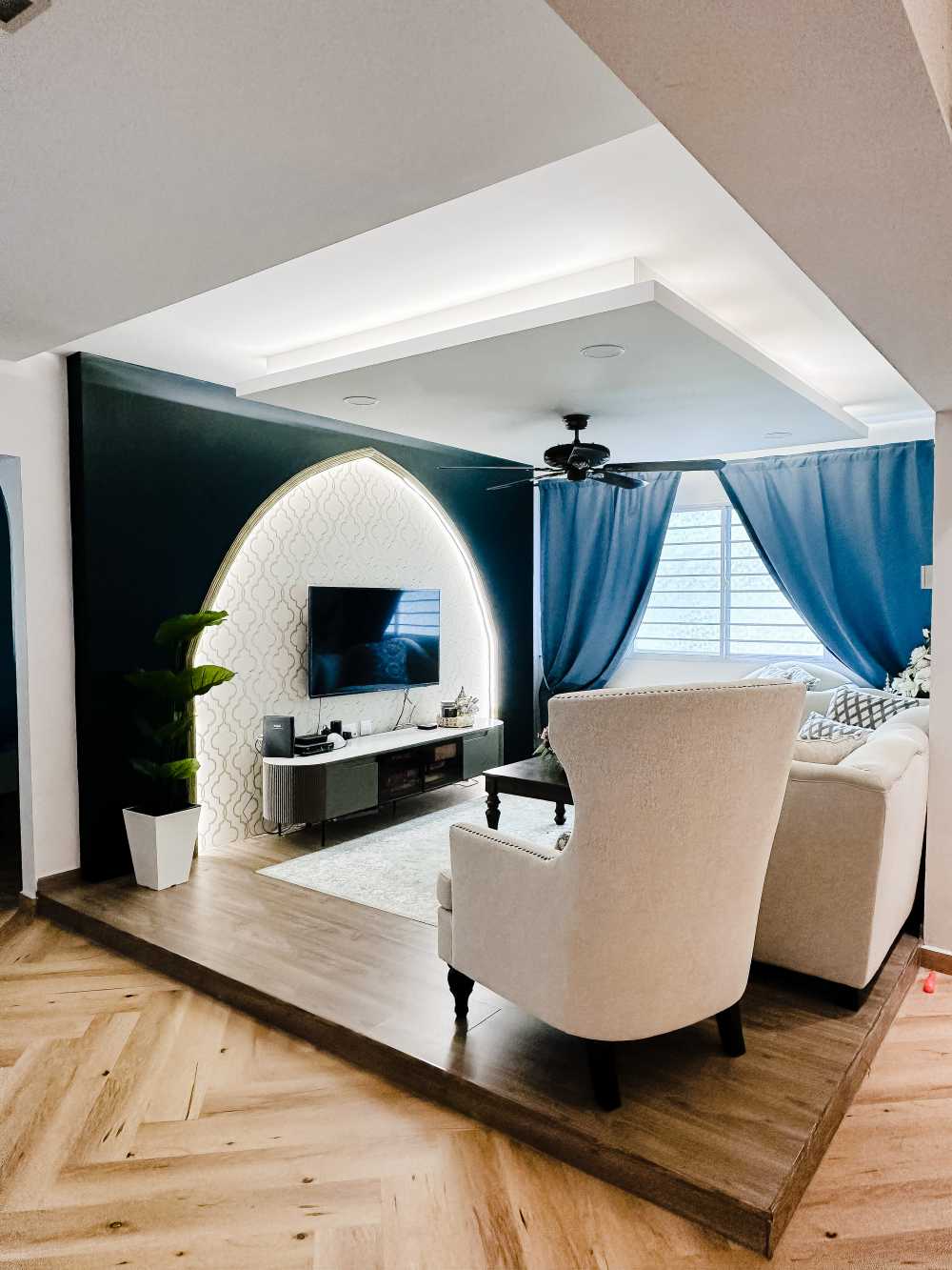 Modern Living Room with Vinyl Flooring and Herringbone Tiling