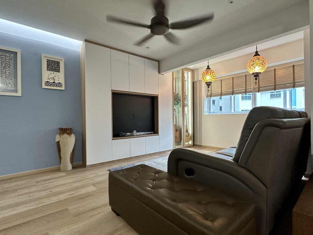 Modern Living Room with Vinyl Flooring and TV Console