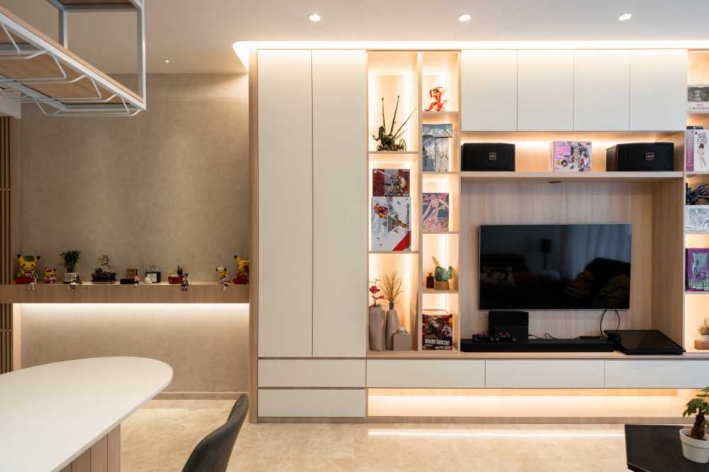 Modern Living Room with Sofa and TV