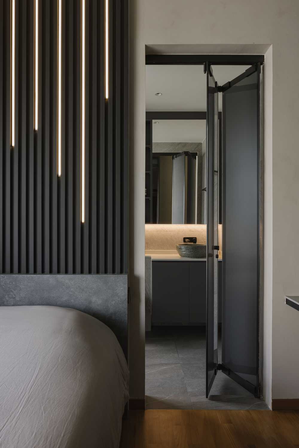 Modern Bedroom with Feature Wall and Mirror