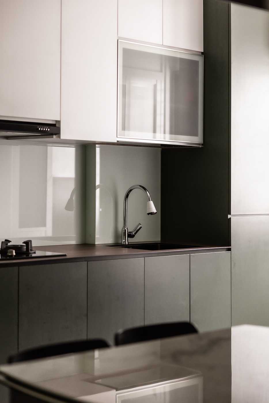Modern Kitchen with Countertop and Open Kitchen
