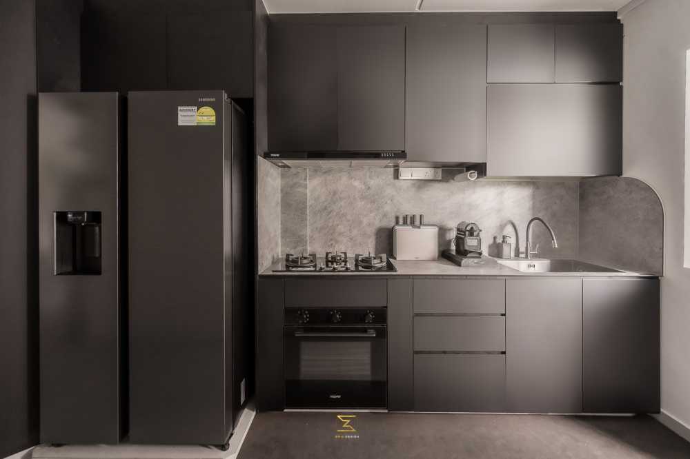 Minimalist Kitchen with Homogeneous Tiles and Kitchen Backsplash