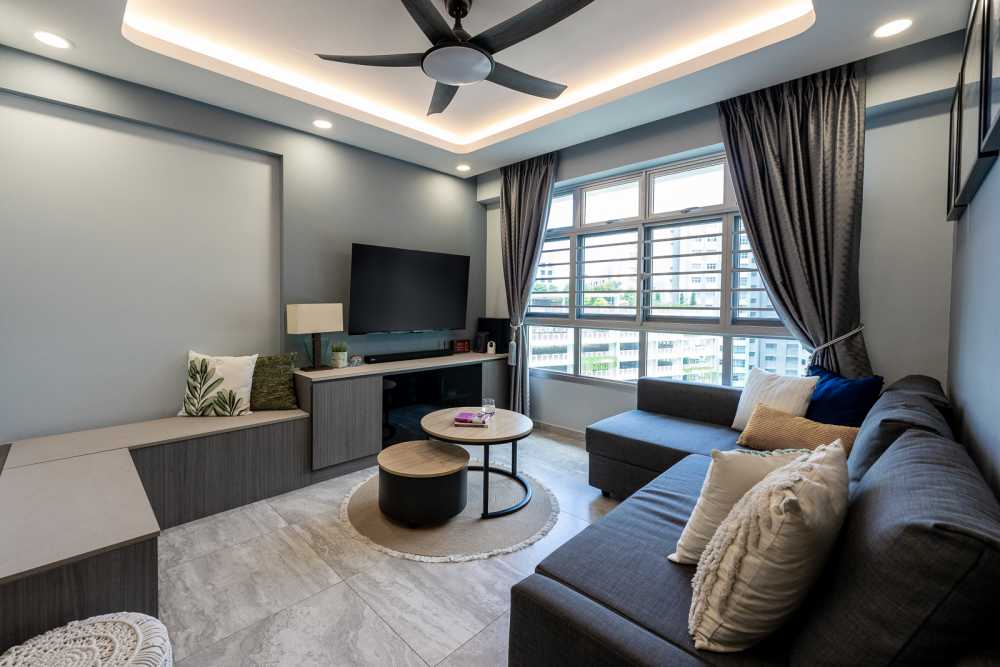 Contemporary Living Room with Homogeneous Tiles and Feature Wall