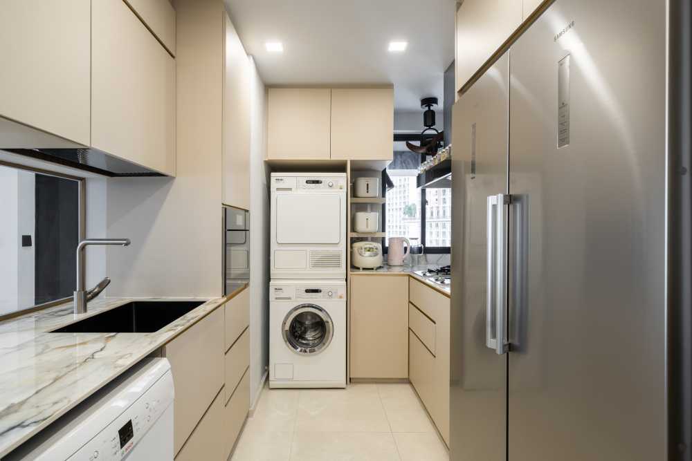 Modern Kitchen with Kitchen Window and Kitchen Island