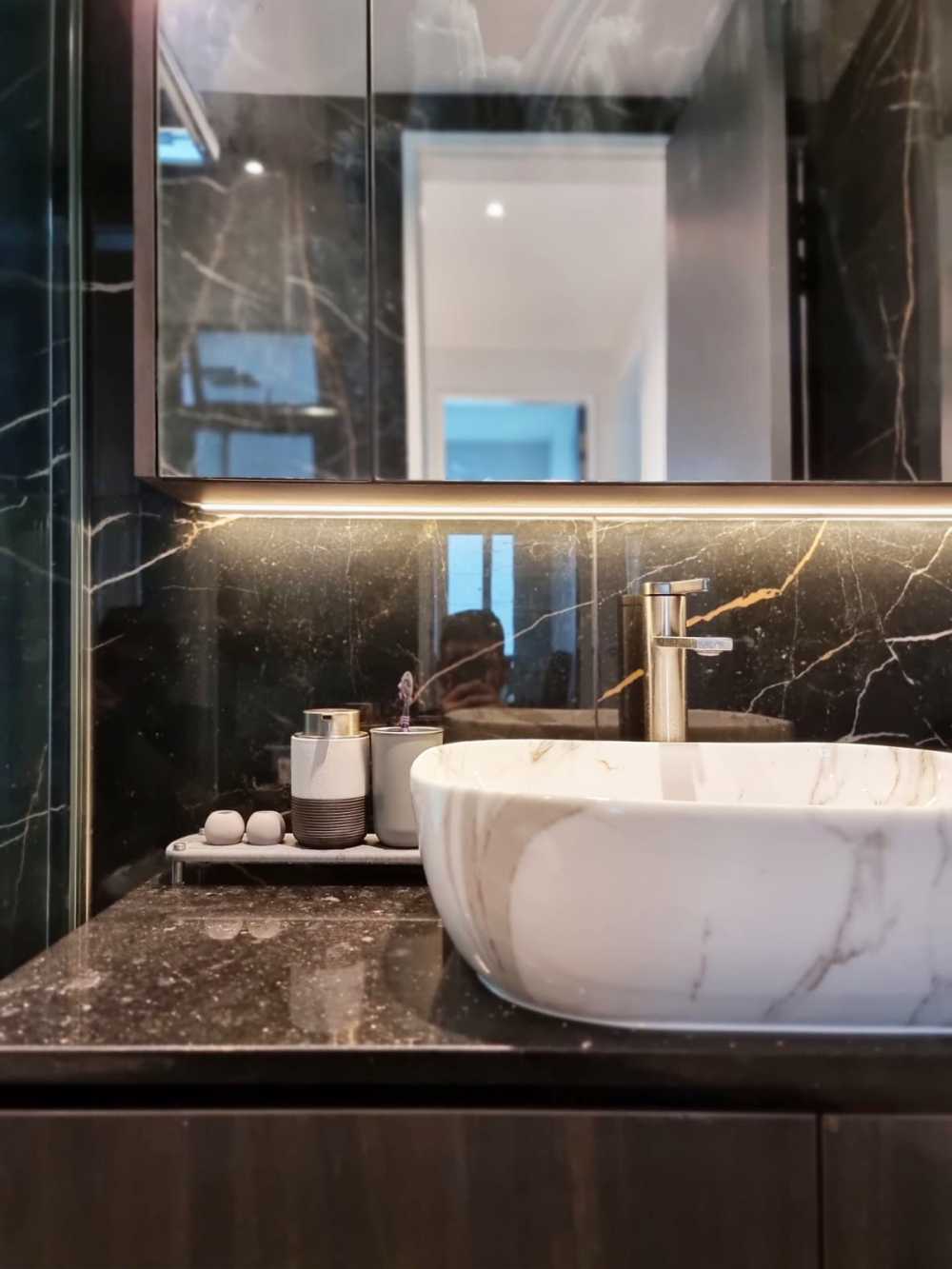 Scandinavian Bathroom with Granite Floor and Marble Floor