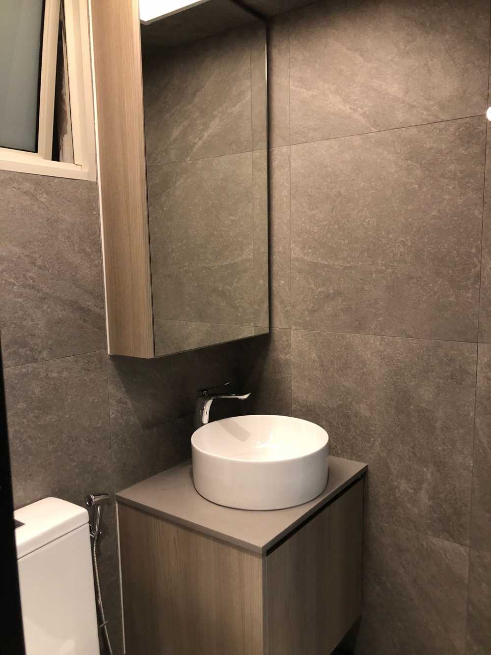 Scandinavian Bathroom with Wood Flooring and Bathtub