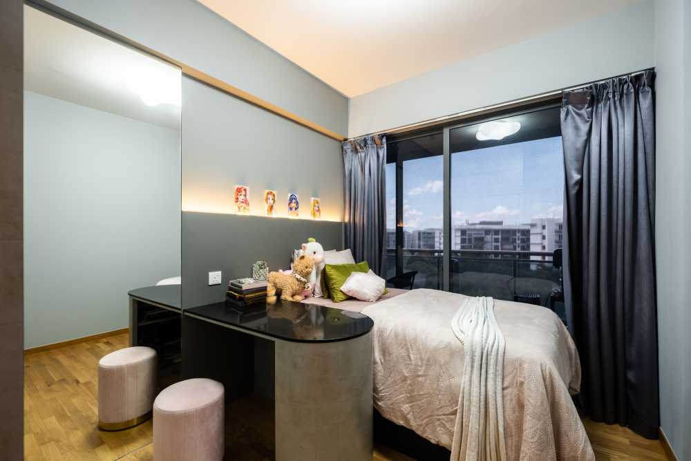 Contemporary Bedroom with Vinyl Flooring and Cove Lighting