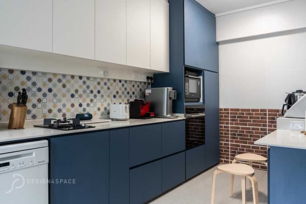 Contemporary Kitchen with Vinyl Flooring and Wood Flooring