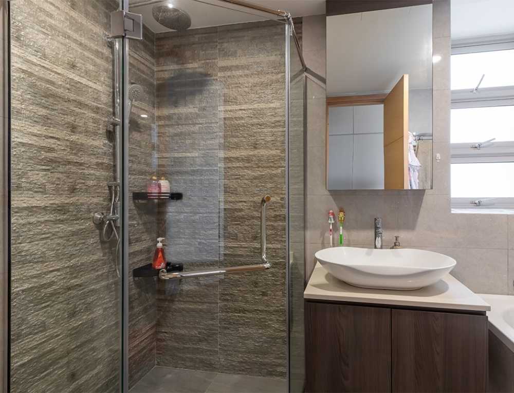 Contemporary Bathroom with Mirror and Shower Screen