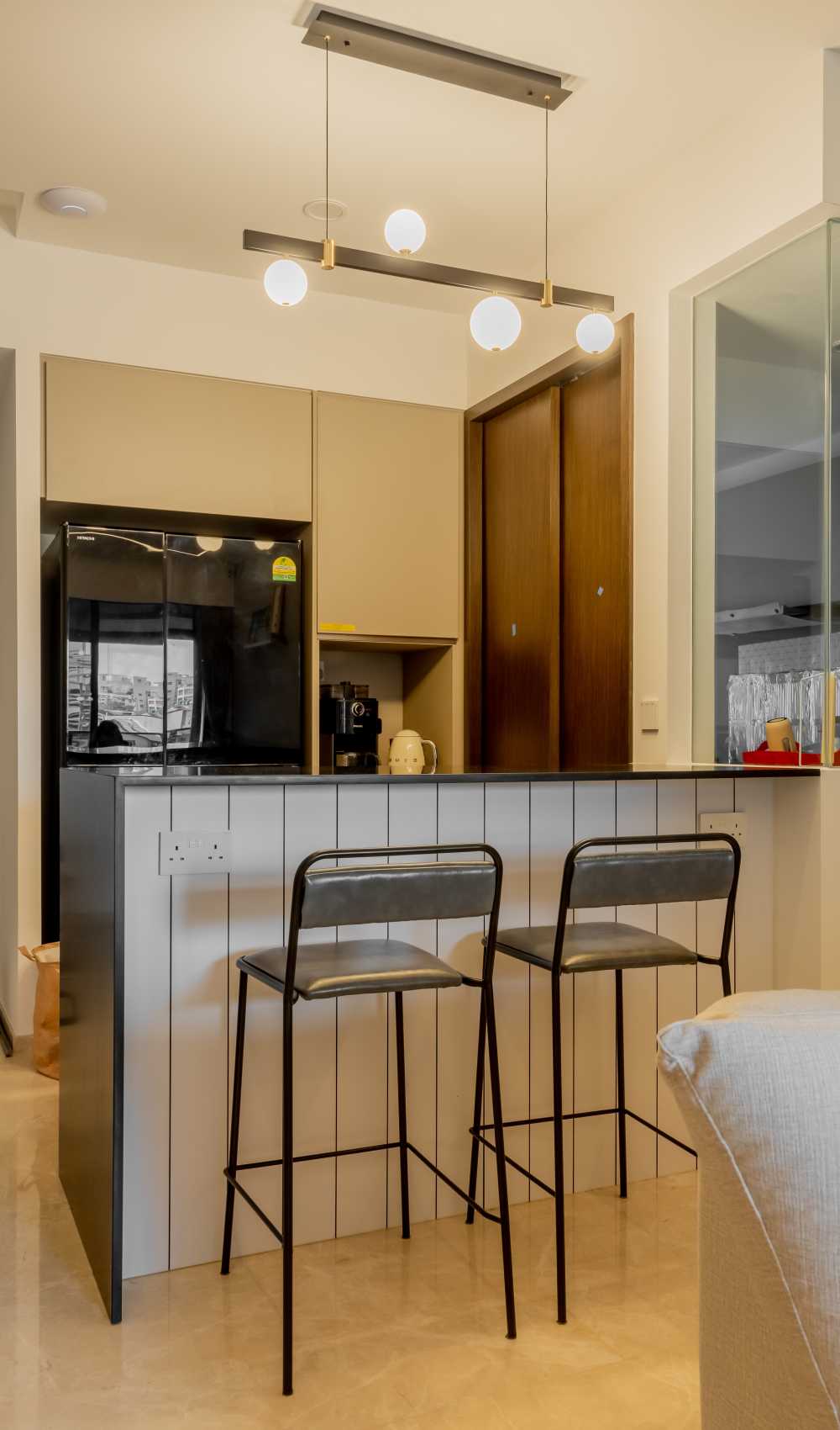 Modern Kitchen with Countertop and Kitchen Island