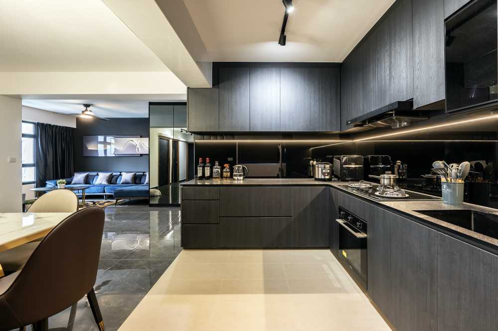 Eclectic Kitchen with Countertop and Homogeneous Tiles
