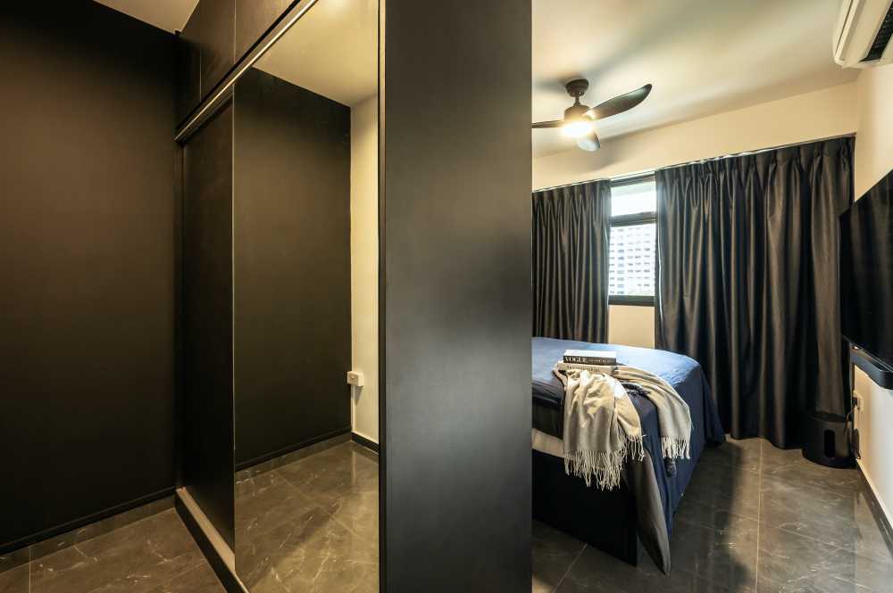 Eclectic Bedroom with Homogeneous Tiles and Wardrobe
