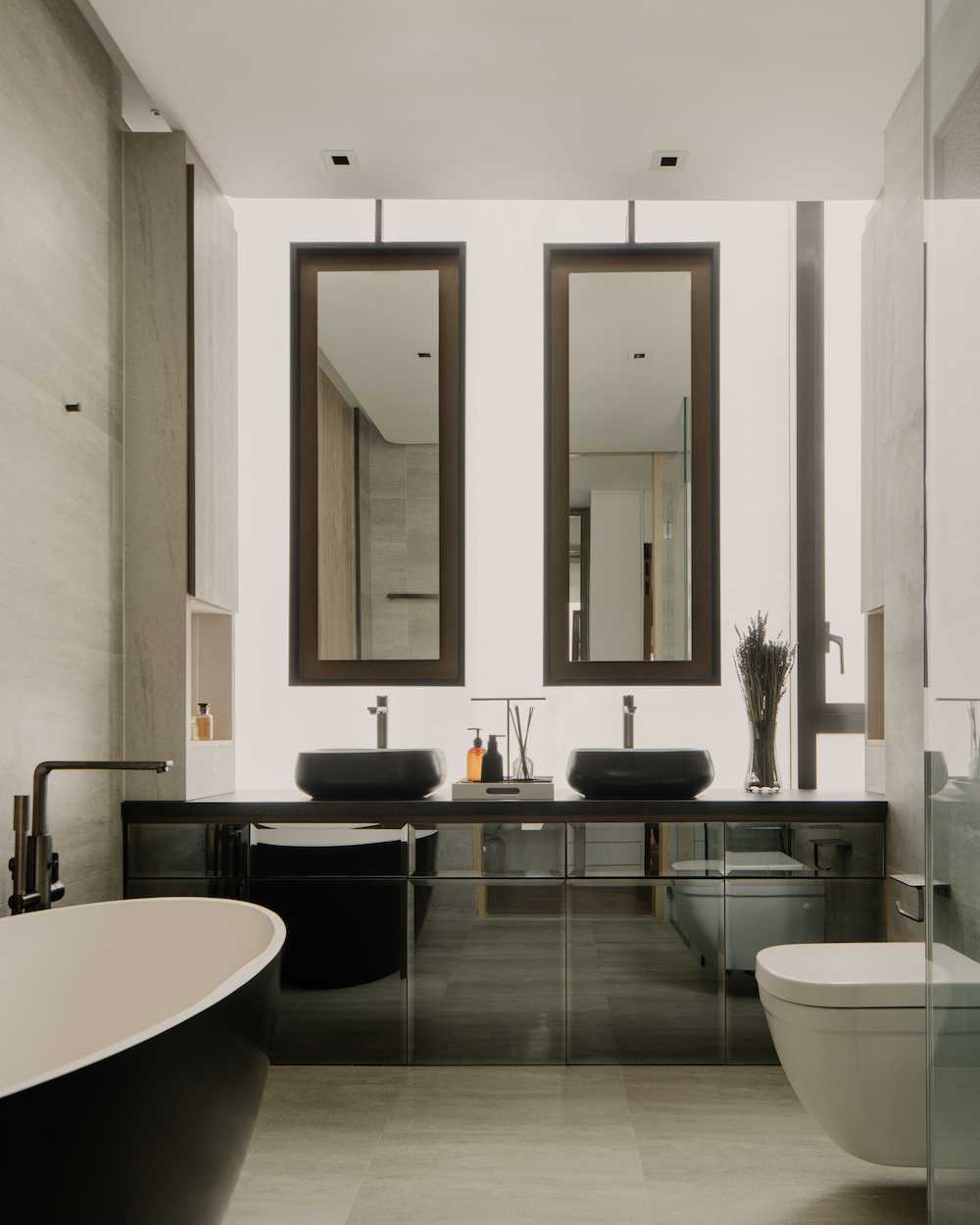 Contemporary Bathroom with Homogeneous Tiles and Mirror