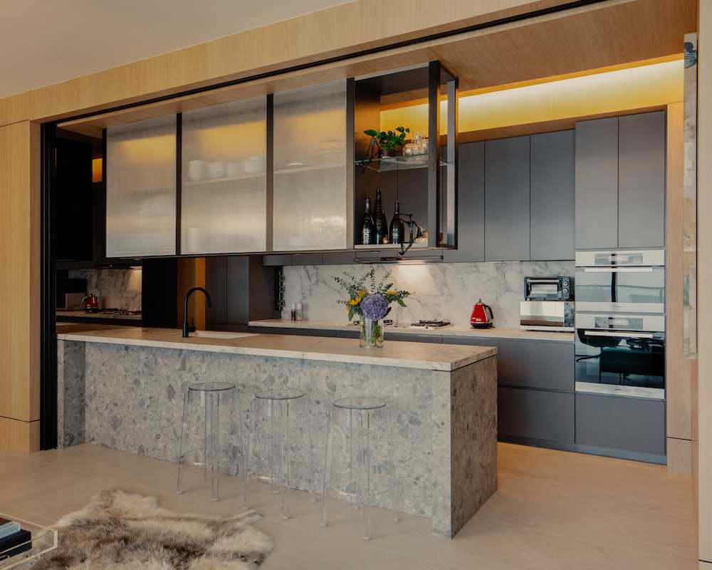 Contemporary Kitchen with Countertop and Kitchen Island