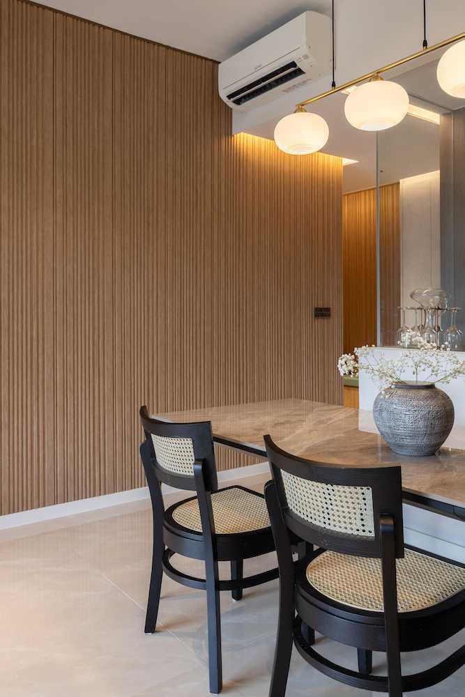 Asian Dining Room with Dining Table and Dining Chairs