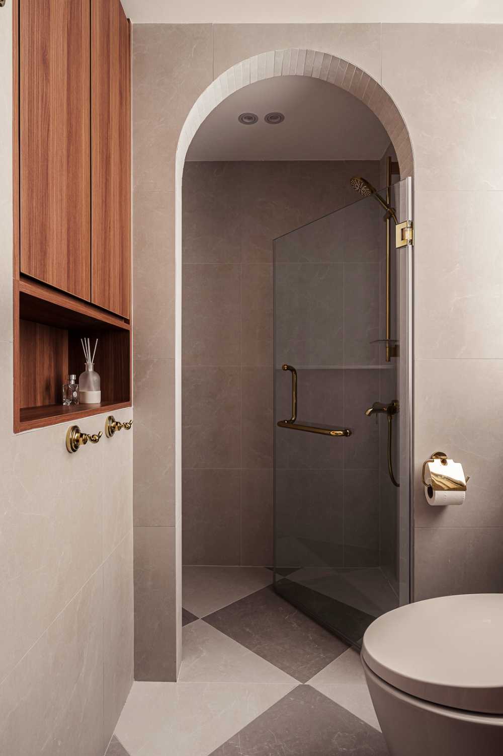 Modern Bathroom with Shower Screen and Bathroom Storage
