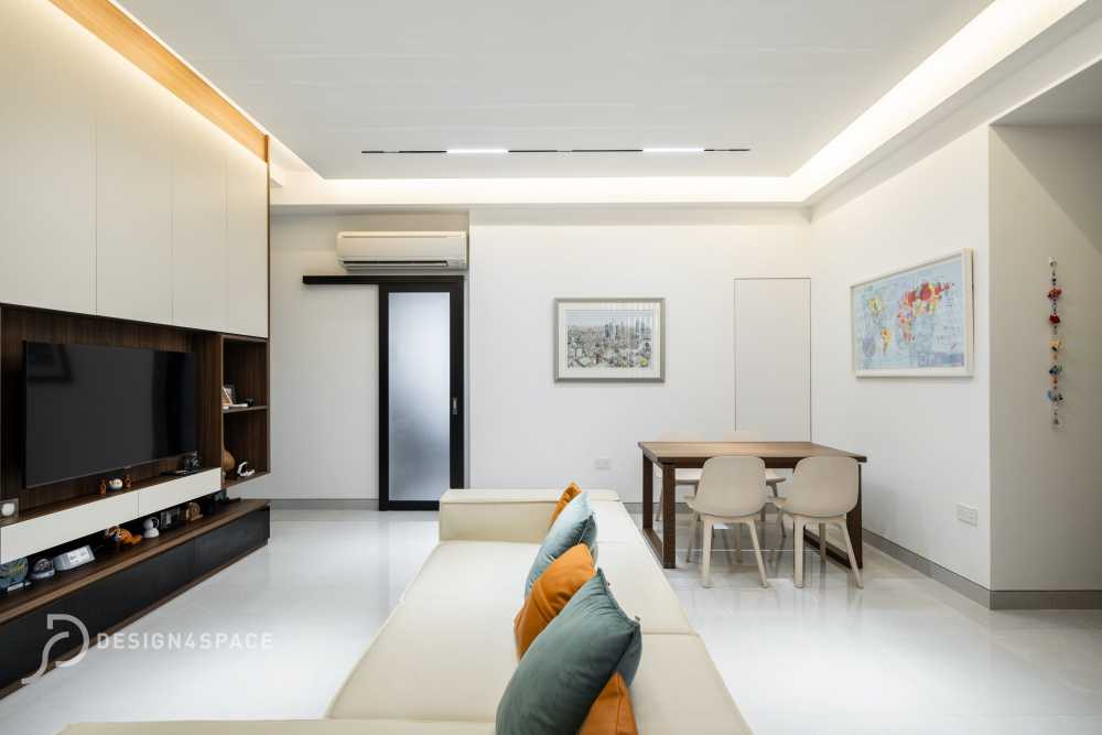 Modern Living Room with Bookshelf and Wood Flooring