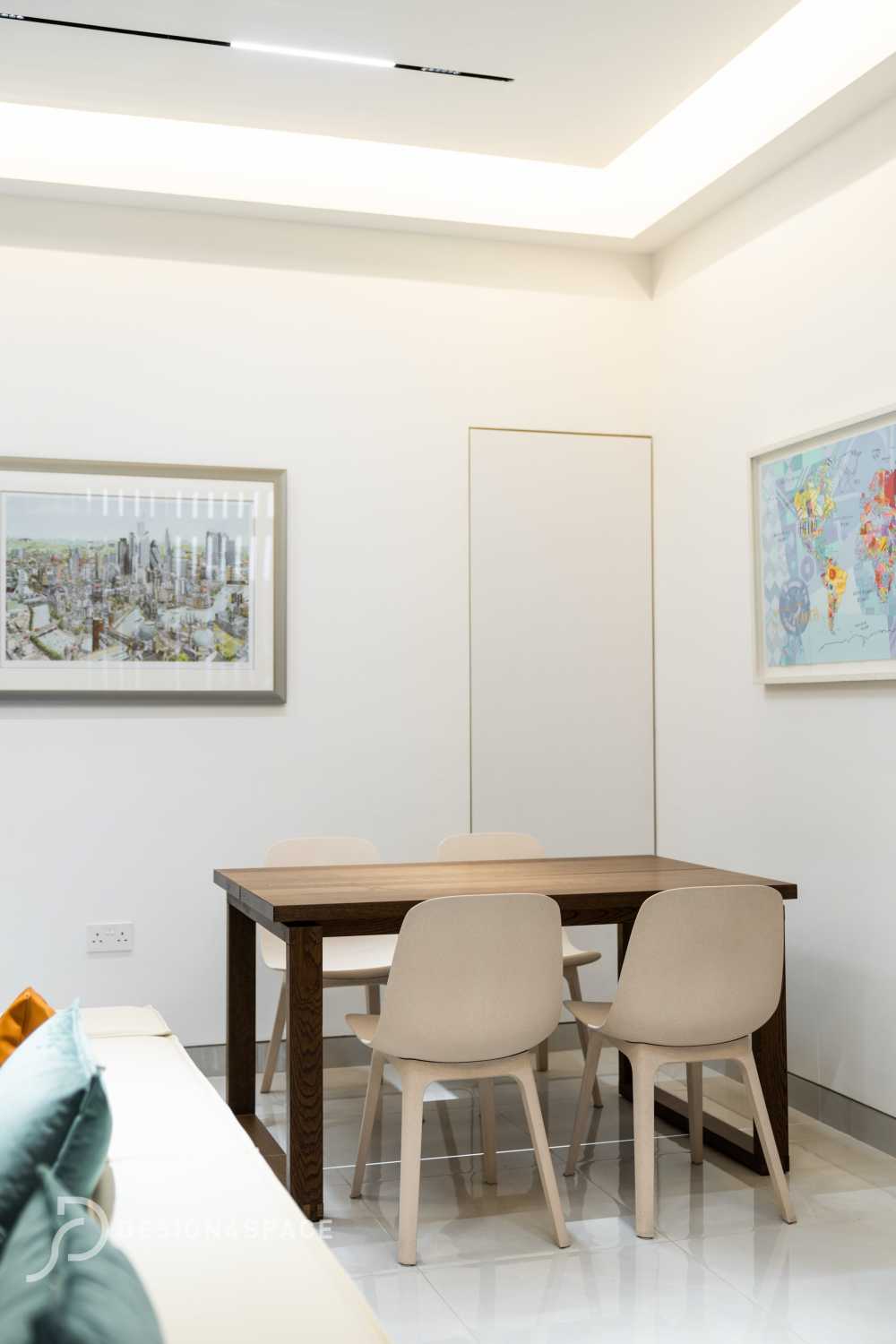 Modern Dining Room with Dining Table and Dining Chairs